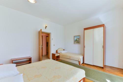 Apartments Liveri?