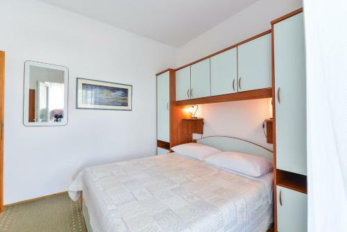 Apartments Liveri?