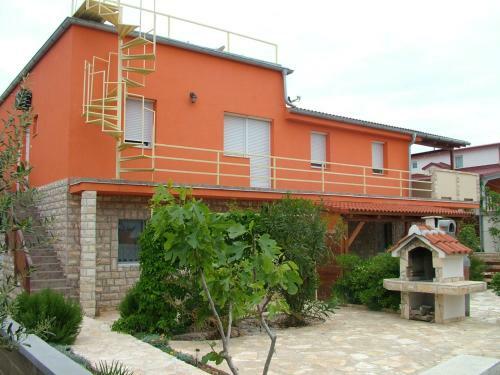 Narancs Apartment