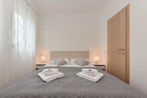 Apartamentos Crowonder Luxury Vir