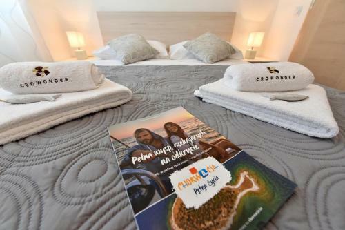 Apartamentos Crowonder Luxury Vir