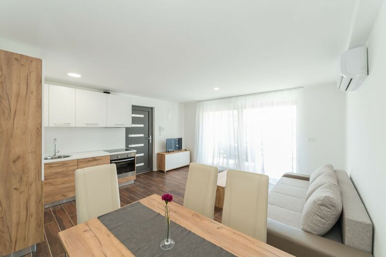 Apartments Mirakul