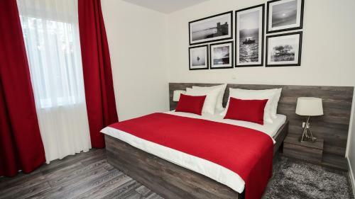 Sunset Deluxe Apartments