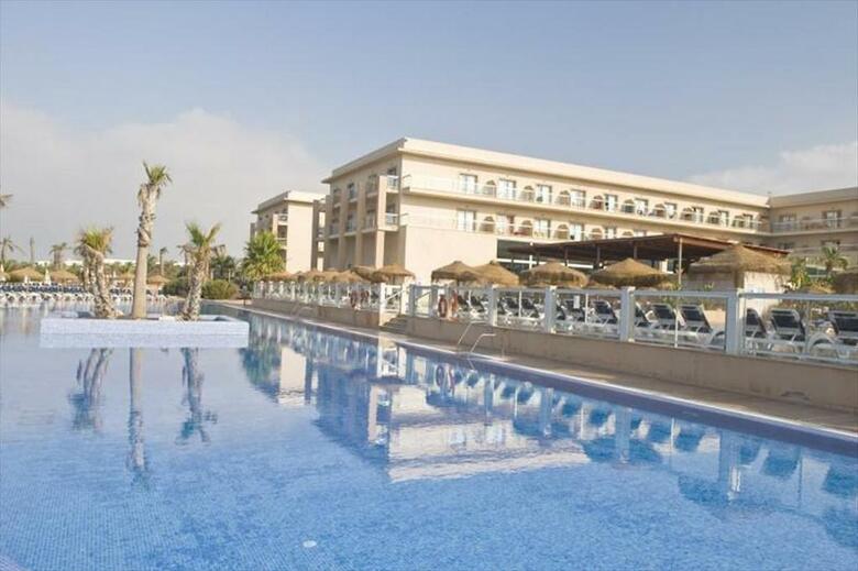 Cabogata Beach Hotel