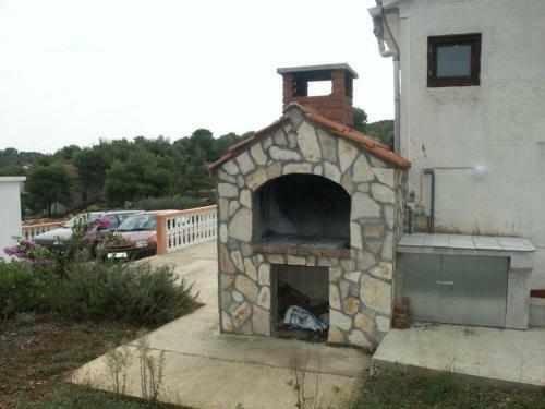 Apartments With A Parking Space Rukavac (vis) - 2473