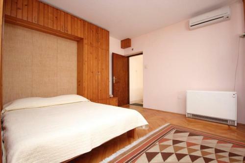 Apartments By The Sea Vis - 8875