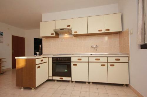 Apartment Vis 2412b