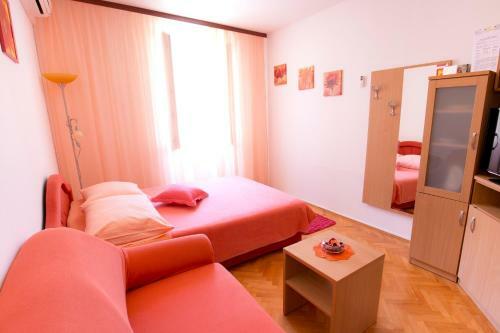 Hostal Apartment And Room Daria