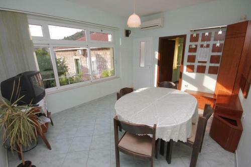Apartment Vis 8534b
