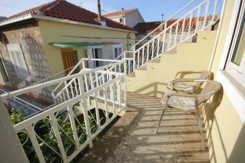 Apartment Vis 8534b