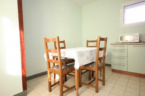 Apartment Vis 8534b