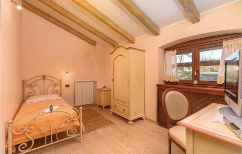Six-bedroom Holiday Home In Visnjan