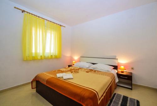 Apartments Komadina 596