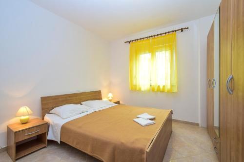 Apartments Komadina 596