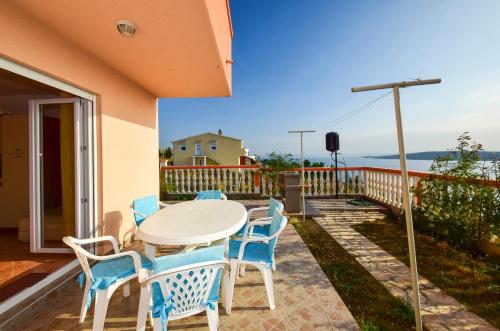 Apartments Komadina 596