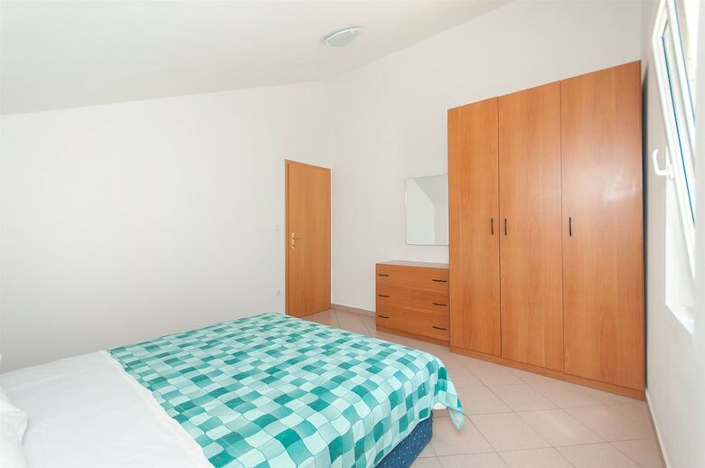 Apartments Tomo
