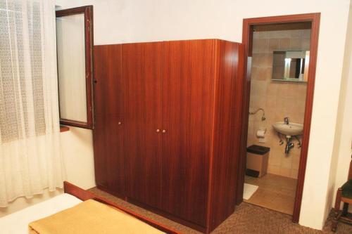 Hostal Triple Room Vodice 4228b
