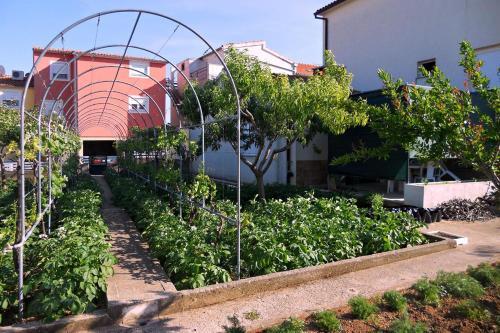 Apartments With A Parking Space Vodice - 11291