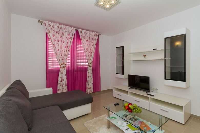 Apartments Villa-ines Center
