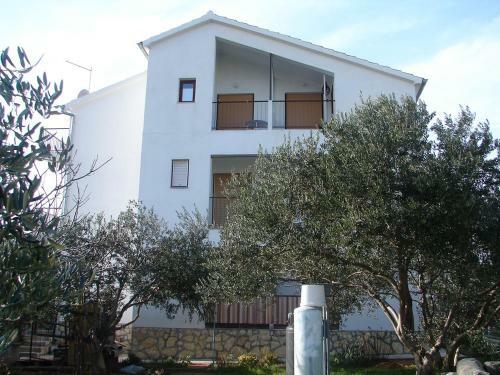 Apartments Maranti