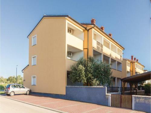 Two-bedroom Apartment In Vodnjan