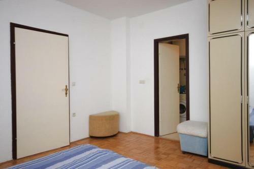Apartment Peroj 7254b