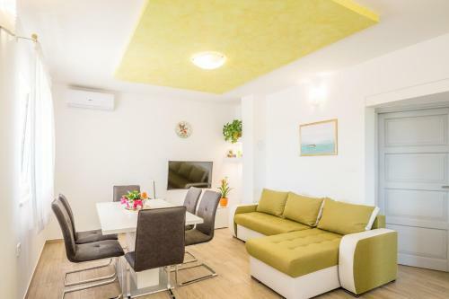 Holiday House Lidia