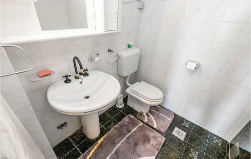 Four-bedroom Holiday Home In Volosko