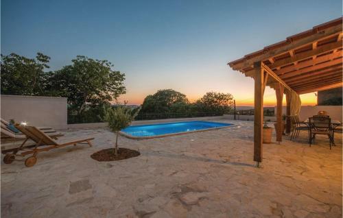 Four-bedroom Holiday Home In Vrana