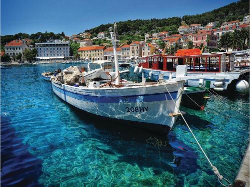 Three-bedroom Holiday Home In Hvar-vrbanj