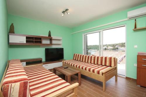 Apartments By The Sea Basina (hvar) - 8754