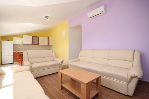 Apartments By The Sea Basina (hvar) - 8754