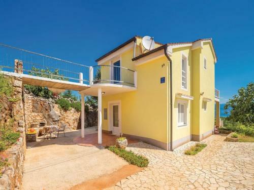 Holiday Home With Sea View
