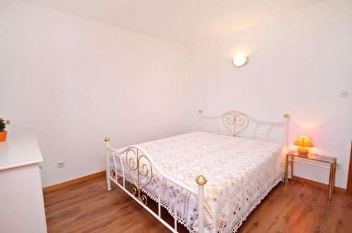 Apartments With A Parking Space Vrbnik (krk) - 429