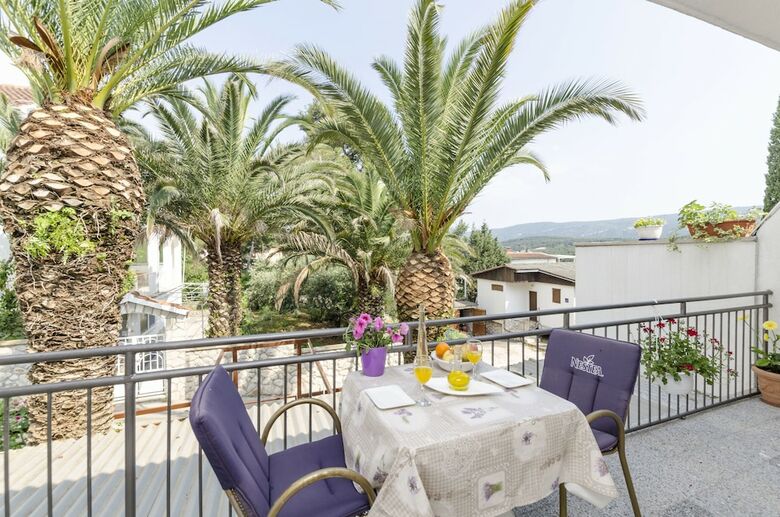 Apartments Marina