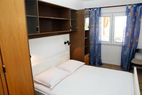 Holiday Apartments Vrgada (biograd) - 4200
