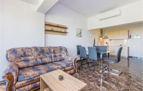 Two-bedroom Apartment In Vrh
