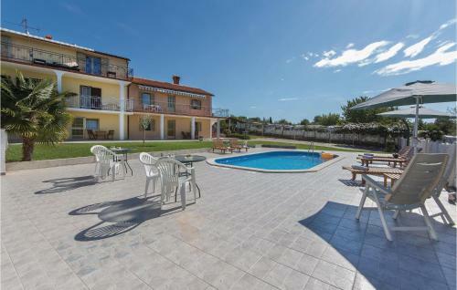 Two-bedroom Apartment In Vrsar