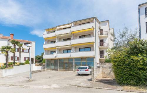 Hostal Apartments Evelyn Brostolade