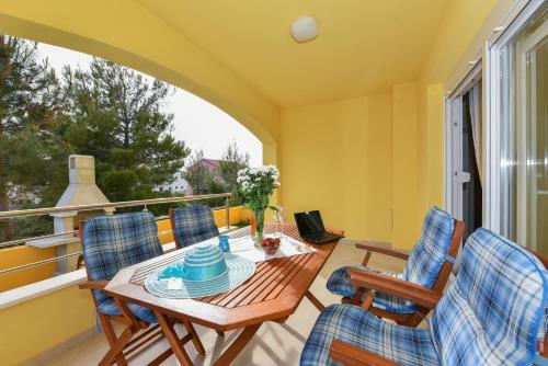 Apartments Ana Vrsi