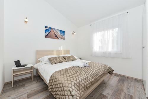 Apartments Ana Vrsi