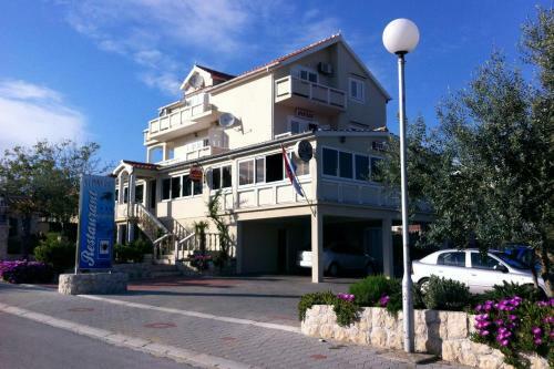 Apartments With A Parking Space Vrsi - Mulo (zadar) - 3276