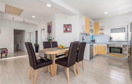 Three-bedroom Apartment In Poljane