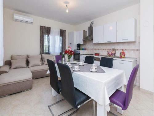 Two-bedroom Apartment In Poljica