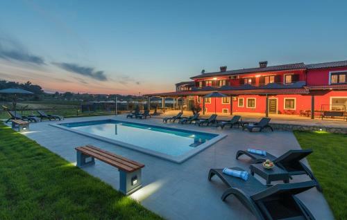Hostal Sea View Apartments With Private Pool