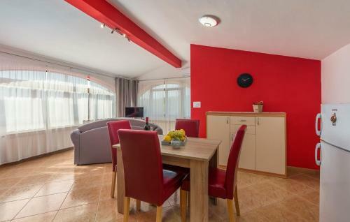 Hostal Sea View Apartments With Private Pool