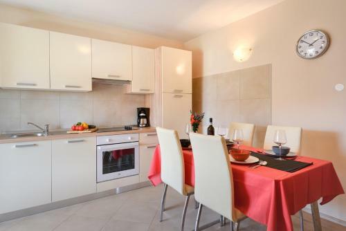 Hostal Villa Hope - Apartments With Shared Pool