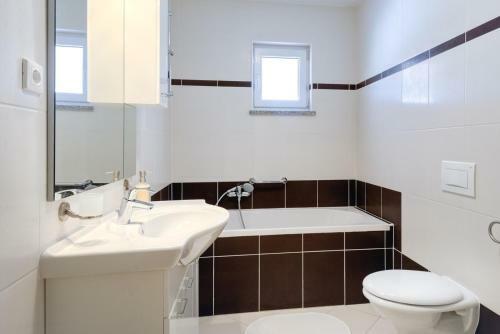 Hostal Villa Hope - Apartments With Shared Pool