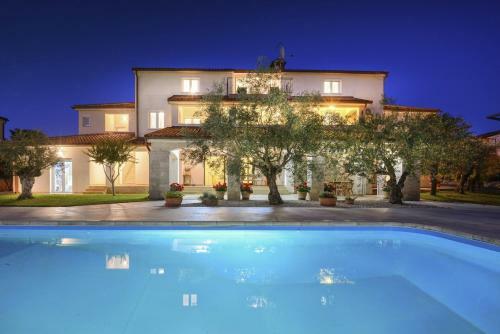 Hostal Villa Hope - Apartments With Shared Pool
