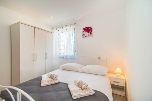 Hostal Apartments Dino